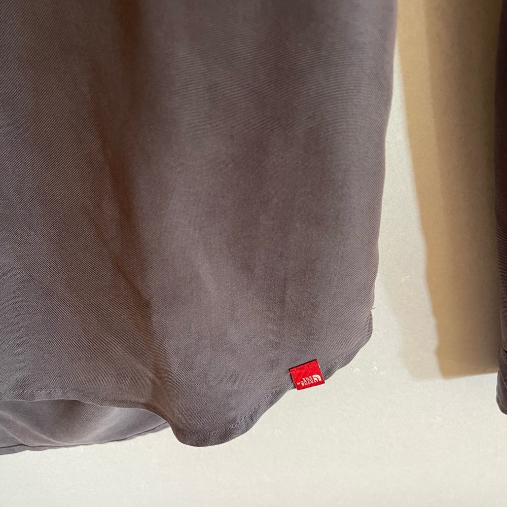 The North Face Men’s Button-Down Shirt – Gray – Size Medium - Picture 6 of 10